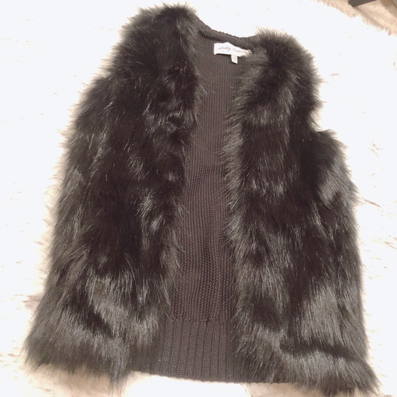 Sebby Collection Faux Fur Black Vest Cardigan - Picture 6 of 10
